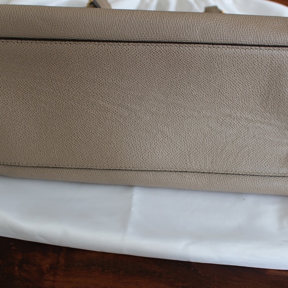 Coach - Picture 6 of 7